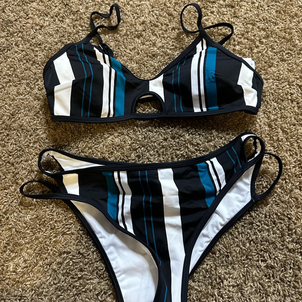 Cupshe Black, White, and Blue Striped Bikini